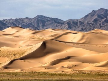 150907165252-beautiful-mongolia-1-gobi-desert-v1-super-169