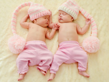 Infants_Two_Sleep_Winter_445334_2880x1800